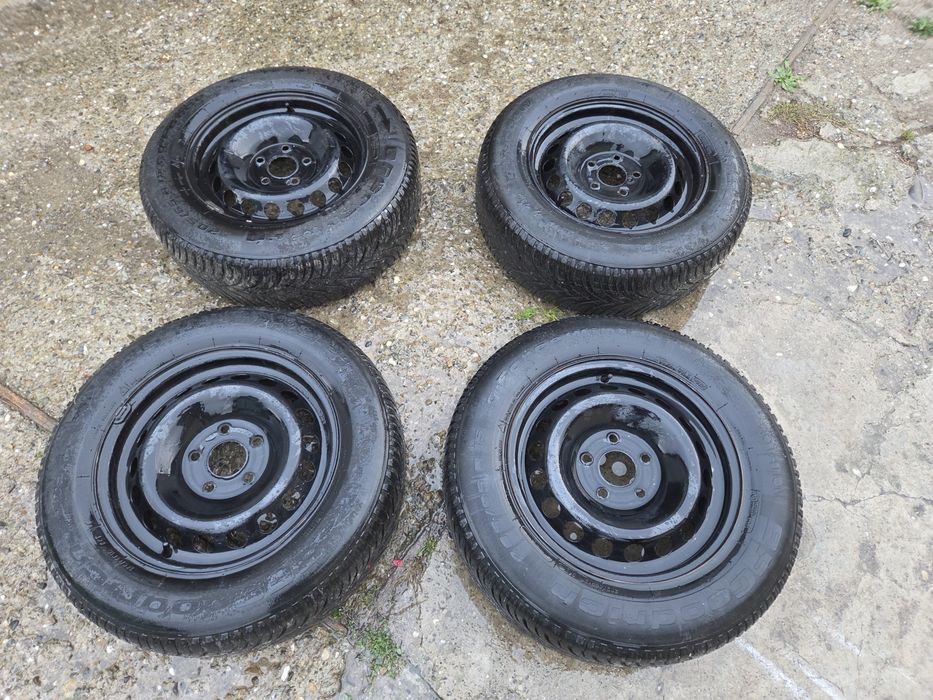 Jante echipate cu cauciucuri de iarna. 205.65.15