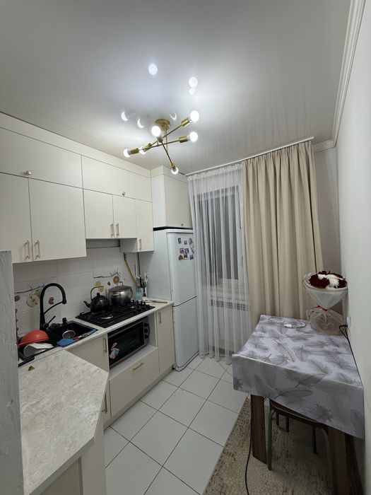 Срочно продается квартира Мкр.Жастык дом 7. Этаж 4 - Ansicht 2