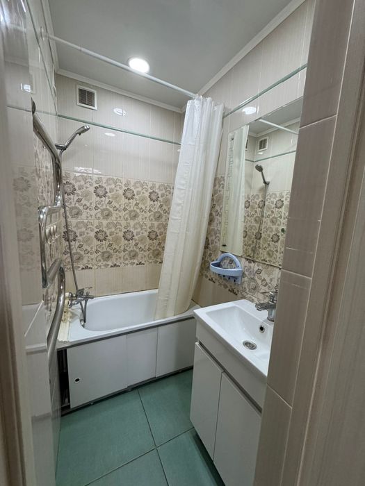 Продам 3 к  квартиру в центре