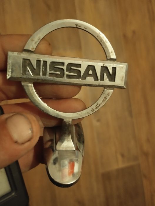 Значок на nissan patrol