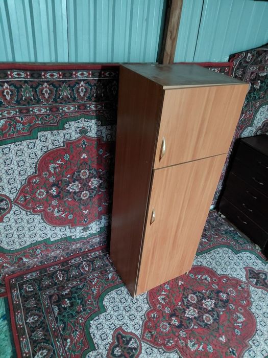 Продаётся шкаф с зеркалом