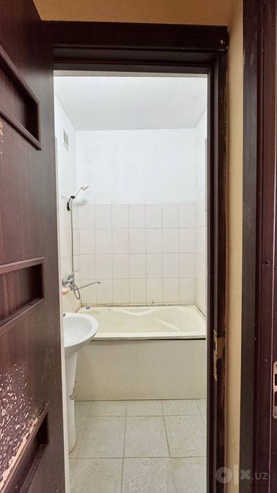 Qorasuv korzinka  yonida ijaraga

5-qavatli dom
5 qavatida
3 xonali kv