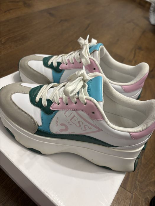 Дамски сникърси  Guess