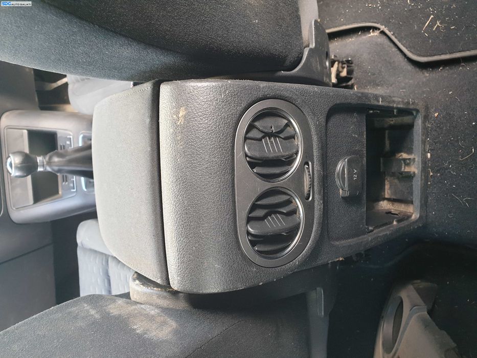 Cotiera cu Consola si Guri Gura Aerisire Ventilatie Volkswagen Tiguan 2007 - 2015 [K6194]