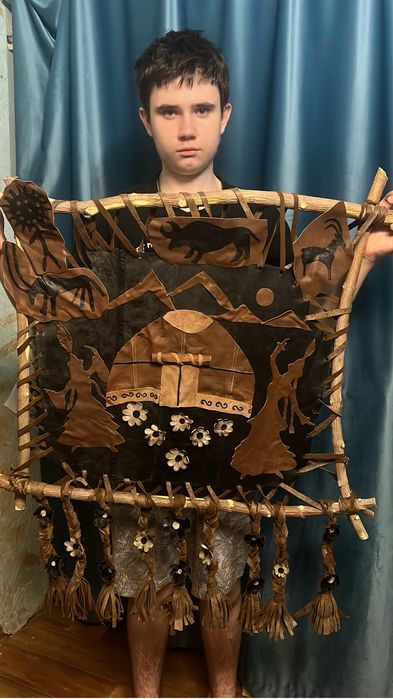 Продам картины из кожи.