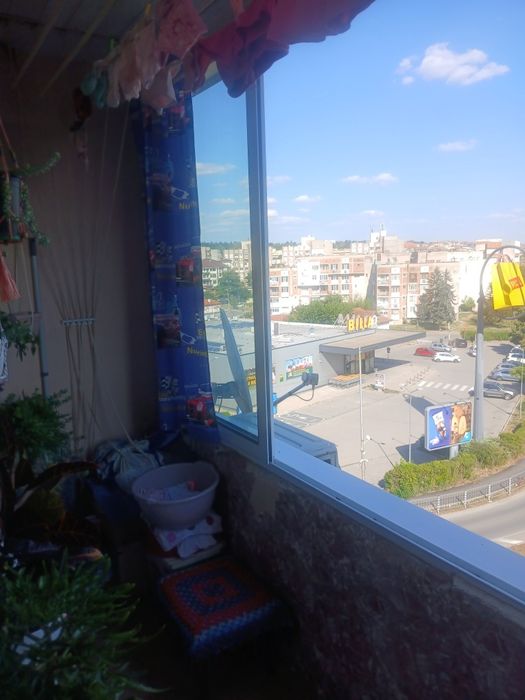 Продавам гарсониера обзаведена ,град Разград кв .Бели лом 56 ,ет 6