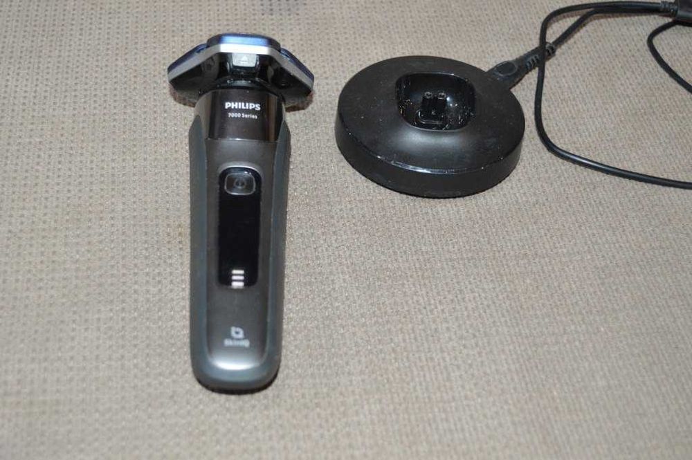 Aparat de ras barbierit Philips seia 7000 model S7887