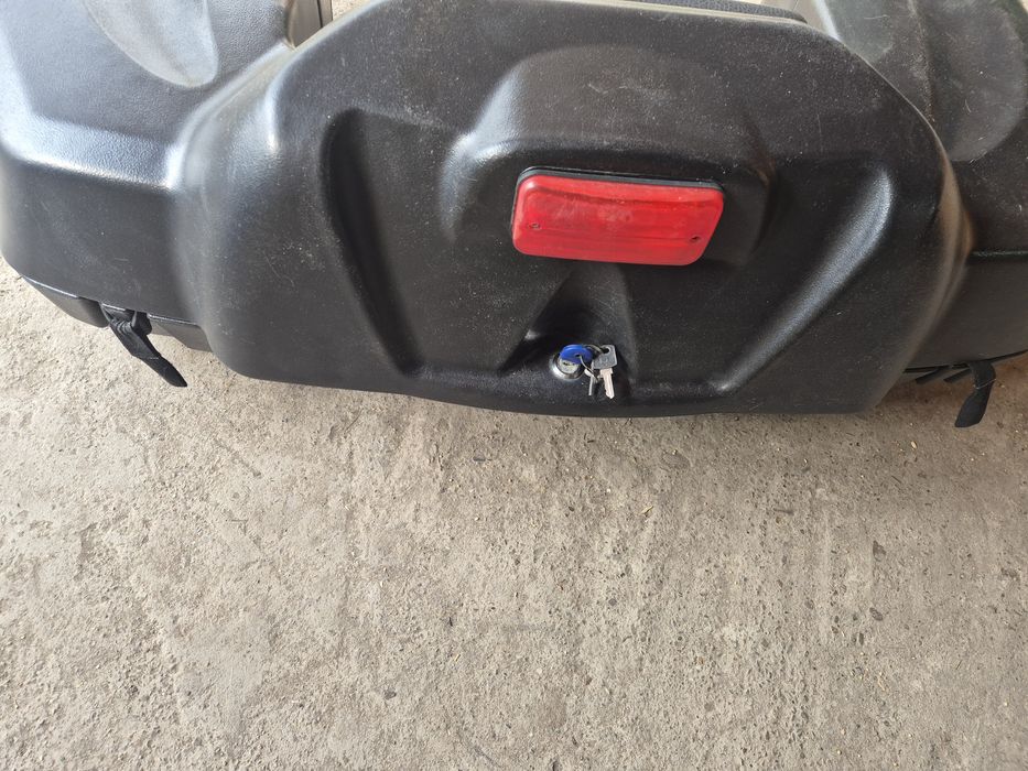 Lada atv...in stare foarte buna cu sistem prindere si 2 chei...