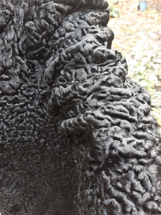 Продается полушубок, каракуль