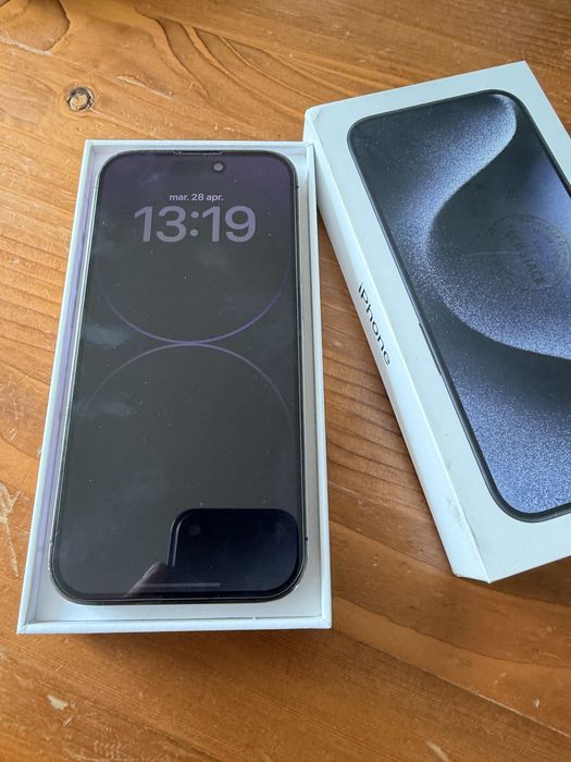 Iphone 14 pro 256 baterie 100%