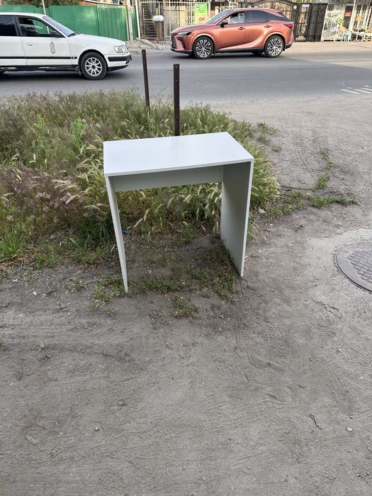 Столы новыие