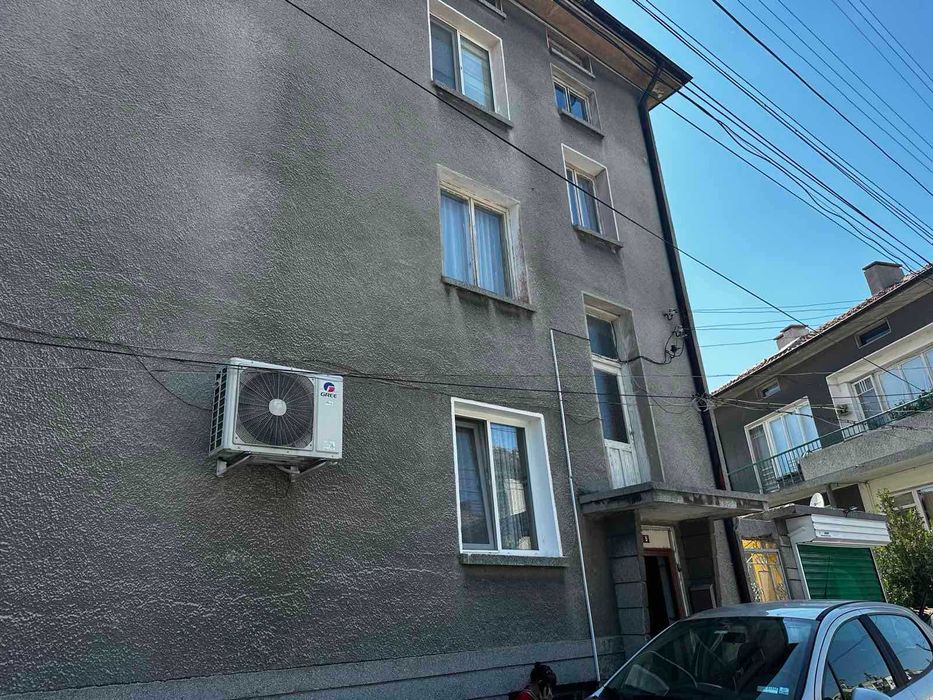 Продава се Етаж от къща в Чирпан - 400 кв.м за 160 €/кв.м - Снимка #2