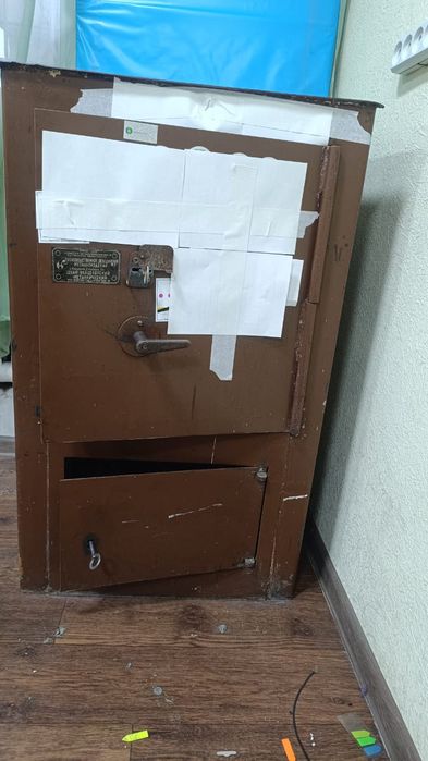 Продам  сейф  СССР