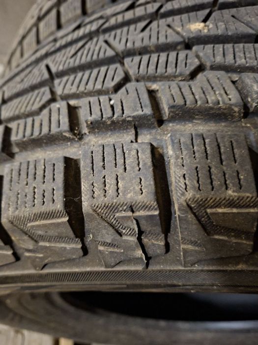 Продаётся зимние шины Yokohama Япония 275/65R17