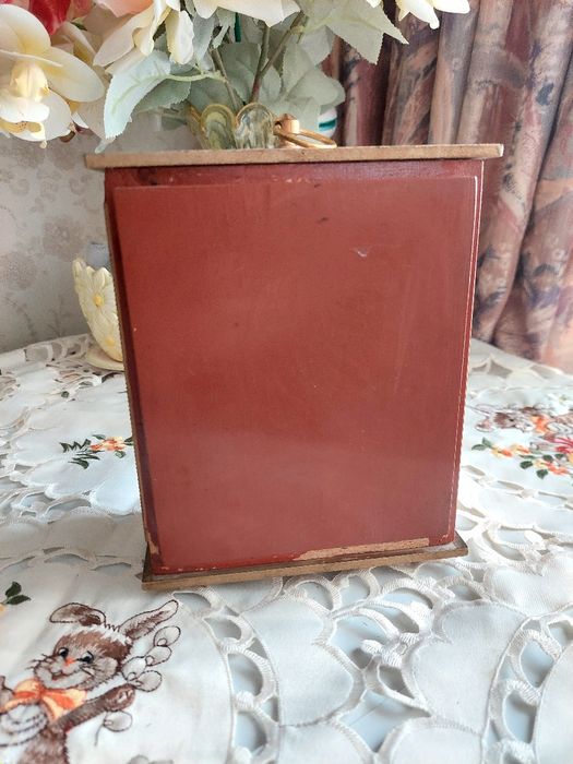 Часы настольные Янтарь