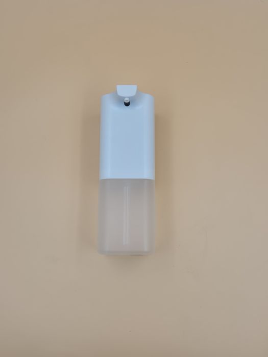 Dispenser automat de săpun lichid cu senzor