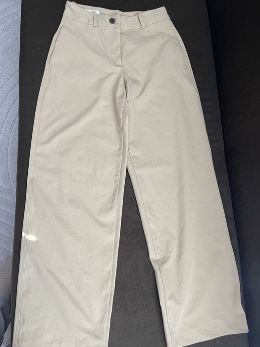 Нов бежов панталон Zara, широк крачол
