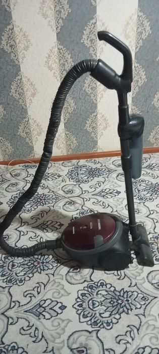 Продаётся пылесос Самсунг