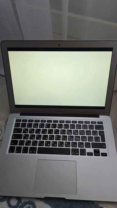MacBook Air 13″ 2017 / i5 / 8 GB / SSD 128 GB / A1466