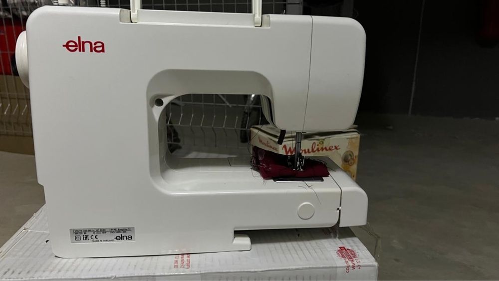 Продам швейную машинку