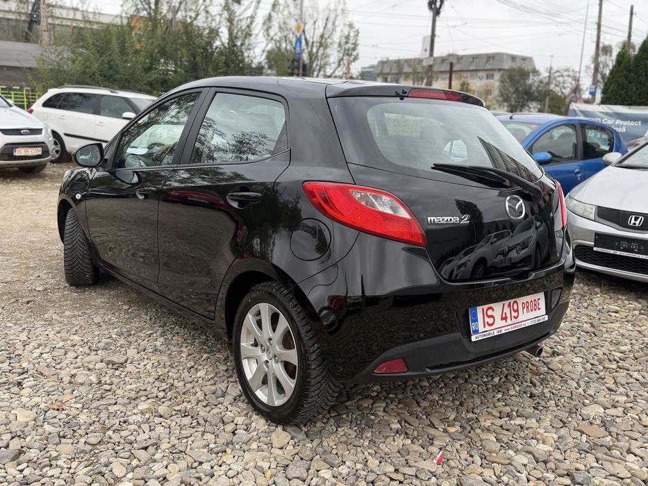 MAZDA 2 2011 — imagine 4