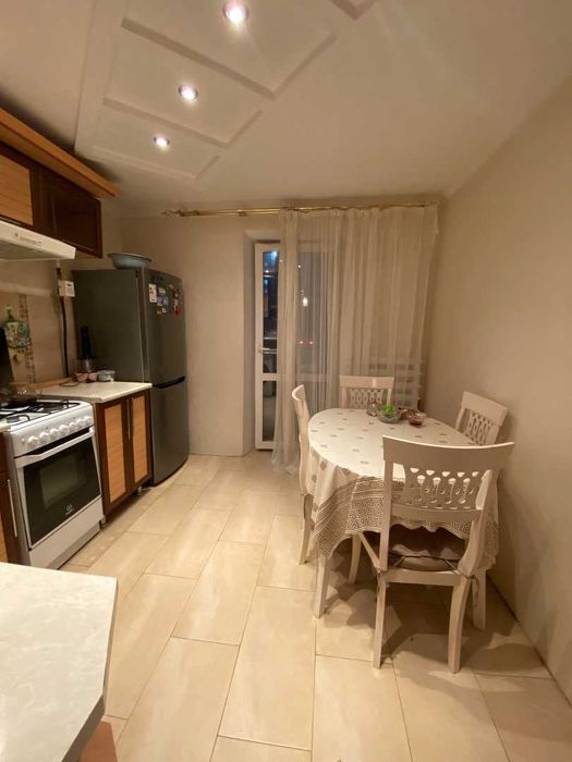 продам 2 комн кв в районе 6 школы