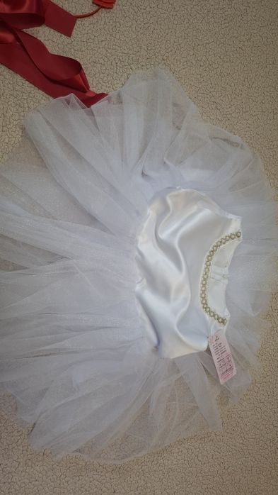 Красивое белое платье для девочки 3,4,5 лет