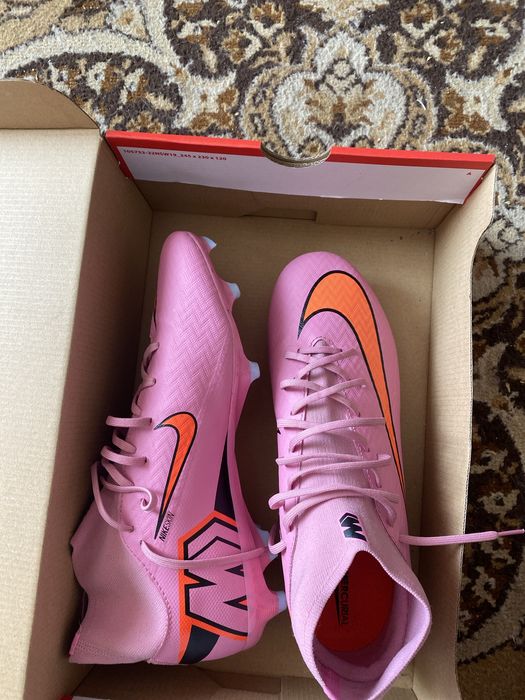 Продавам обувки Nike обувки ZM SUPERFLY 10 ACAD FG