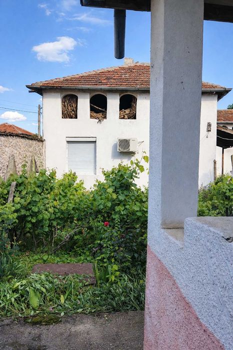 Имот с 2 къщи до Дунав мост 2 – подходящ за бизнес и наем