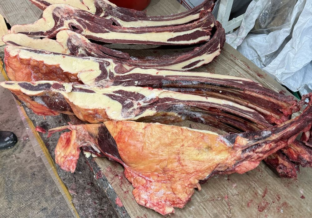 Жылқы еті сатылады