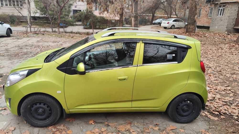 Chevrolet Spark 1.25 MT 2015