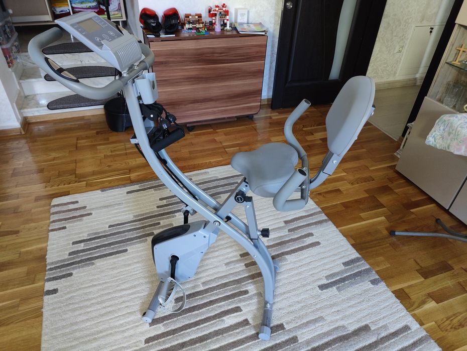 HOMCOM Bicicletă fitness pliabilă 8 niveluri de rezistență magnetică spătar șa reglabilă mânere ergonomice negru argintiu
