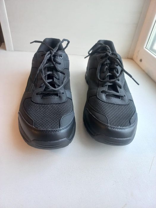 Продам кроссовки "Outventure" р-р 44-45