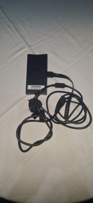 Адаптор Dell 135 w, 19,5 V в комплект с захранващ кабел