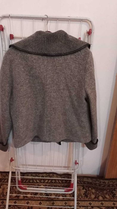 продам женское полупальто