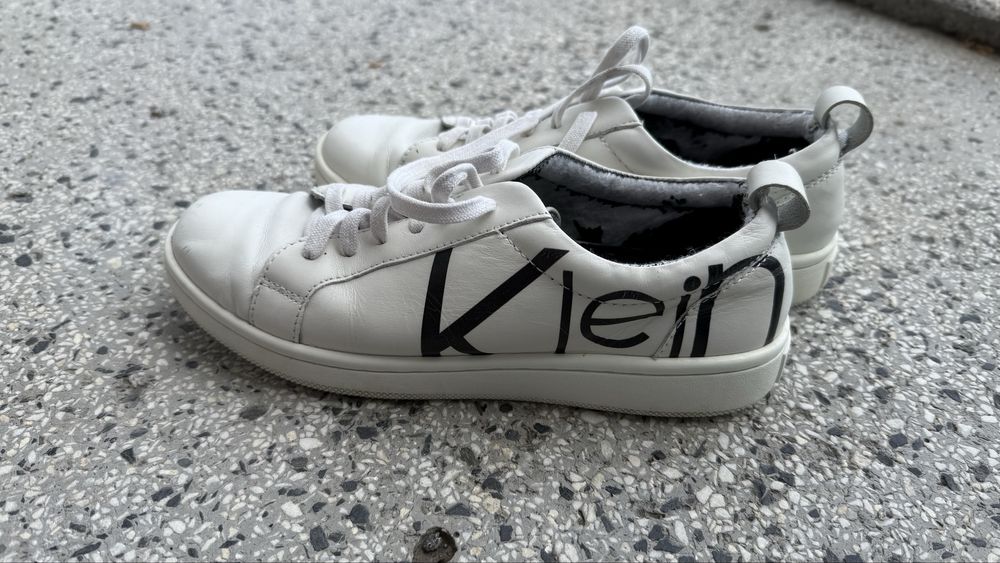 Маратонки бели оригининални