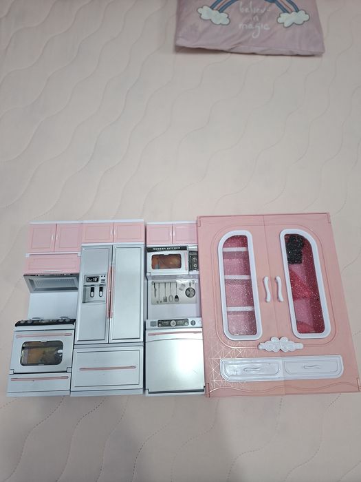 Bucătărie și dulap  fetiță