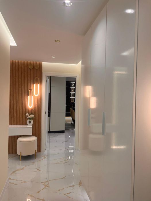 Дава се под наем Тристаен апартамент в Пловдив, Център - 103 кв.м за 918 € - Снимка #13