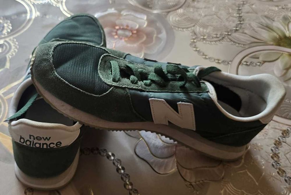 Adidasi New Balance marimea 43