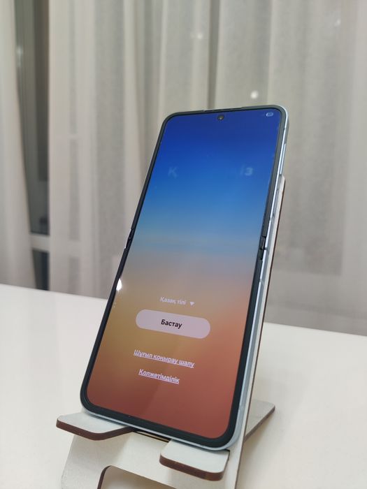 Samsung Z flip 6 12/256  обмен