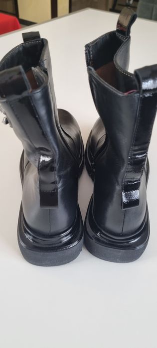 Ghete piele  Noi