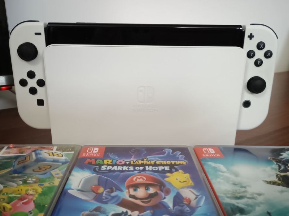 Nintendo Switch OLED – pachet complet + jocuri