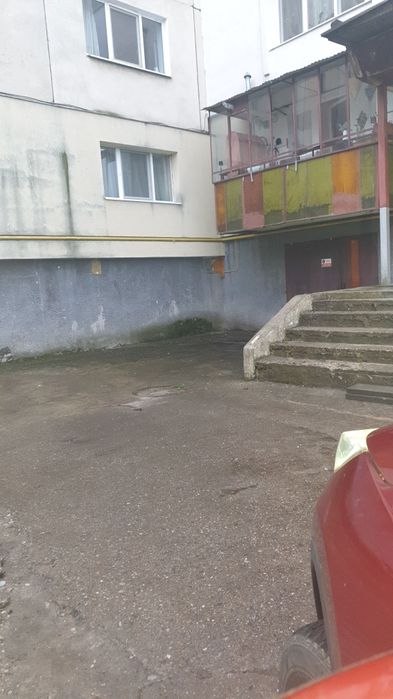 Inchiriez garaj Zorilor str Lunii nr 3