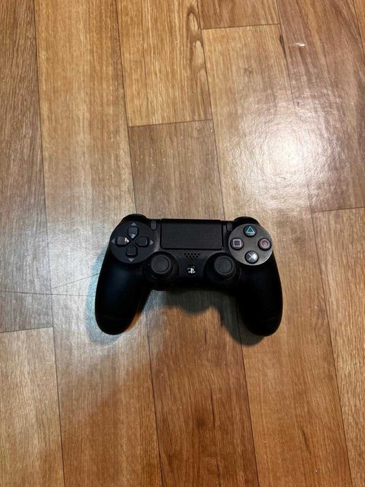 Ps 4 Slim 1TB + 5 игр