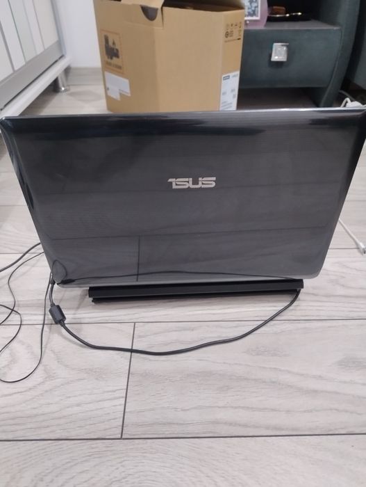 Laptop ASUS K52JC–Windows 10 Pro,merge ori ce pe el,stare excelentă