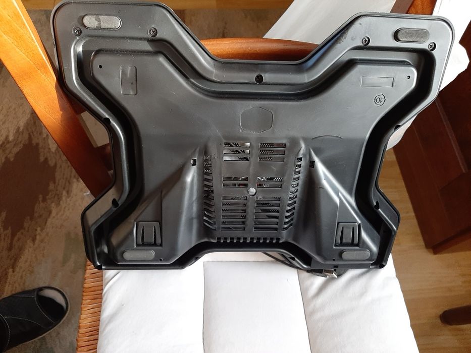 Vând suport laptop cu cooler