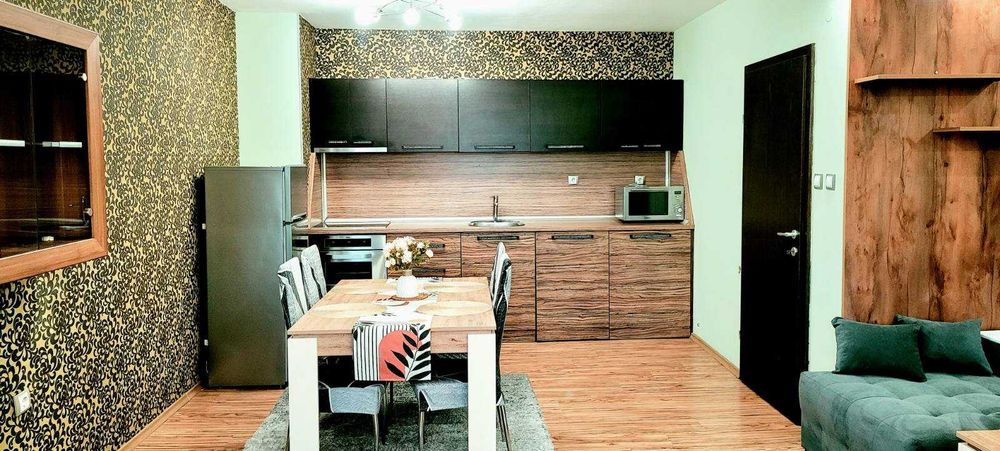 Дава се под наем Тристаен апартамент в Стара Загора, Център - 120 кв.м за 459 € - Снимка #4