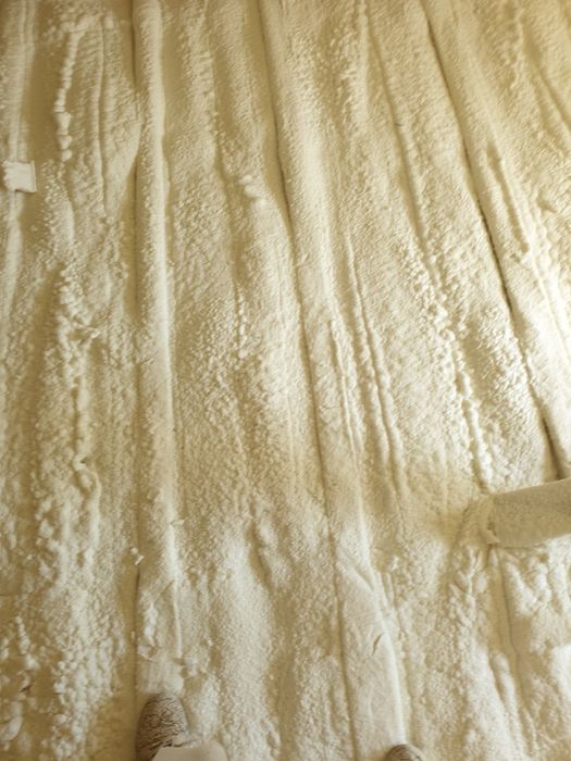 Izolatii cu spuma poliuretanica 30lei m2