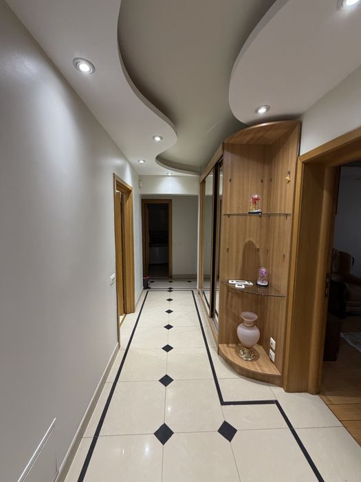 Inchiriez apartament 3 camere Bd Mircea Voda