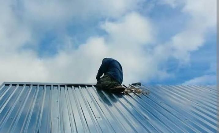 Ремонт и монтаж кровли. Промышленный альпинизм.